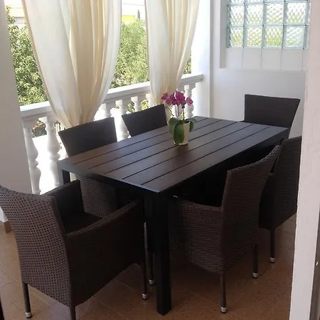 Semesterbostad Holiday Emma Debeljak